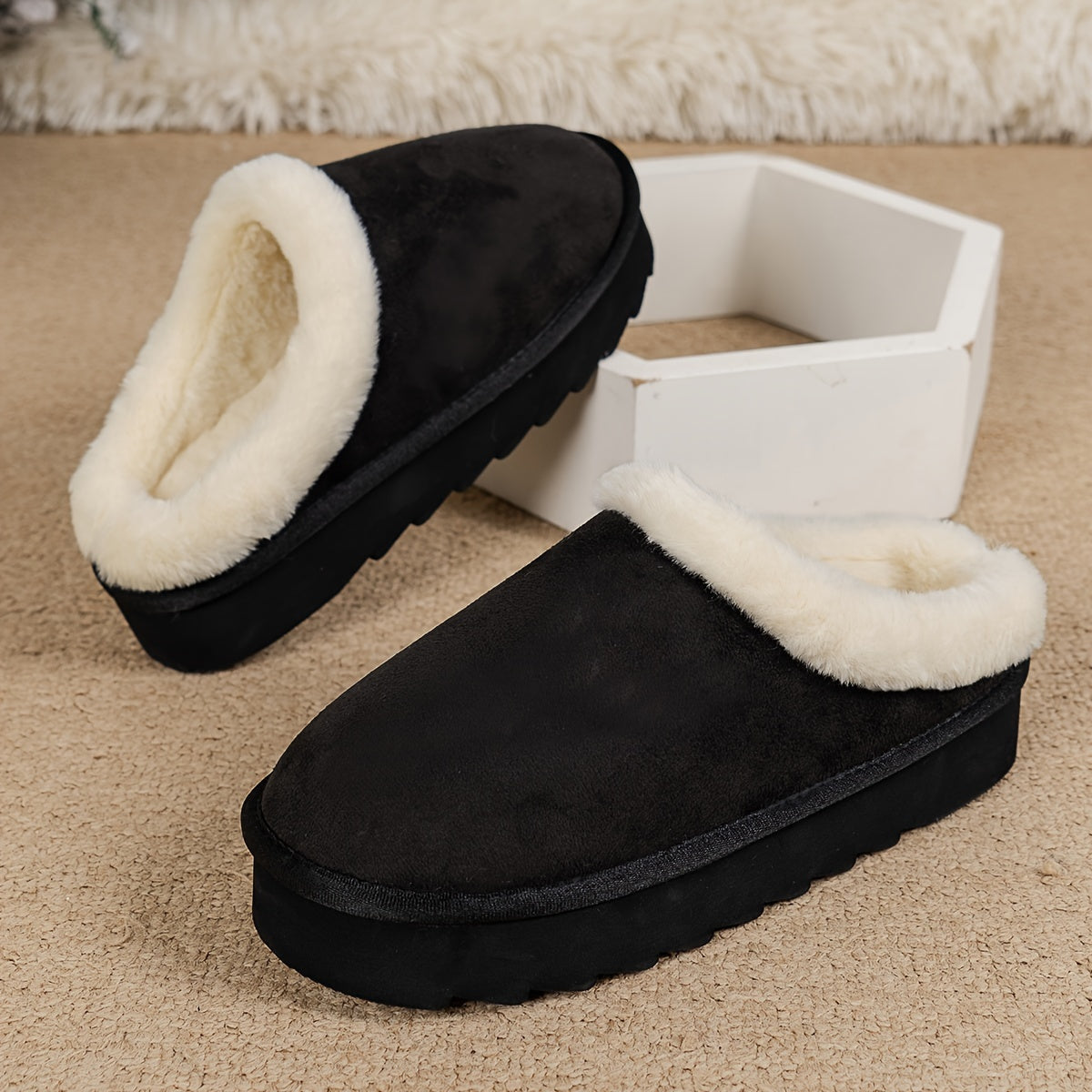 Women's Fleece-Lined Slip-On Slippers Beige White Indoor Outdoor Comfort