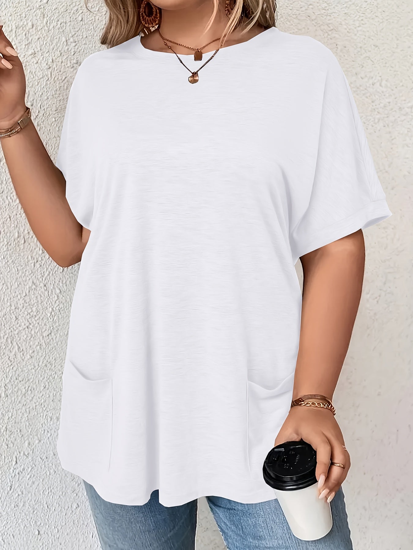 Women's Plus Size Casual Crew Neck T-Shirt with Pockets Short Sleeve Solid Polyester Blend