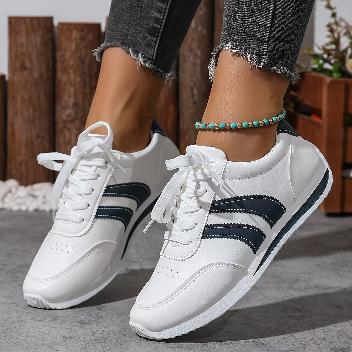 Women's Lightweight Sneakers Non-Slip Cushioned Platform All-Season Gym Office