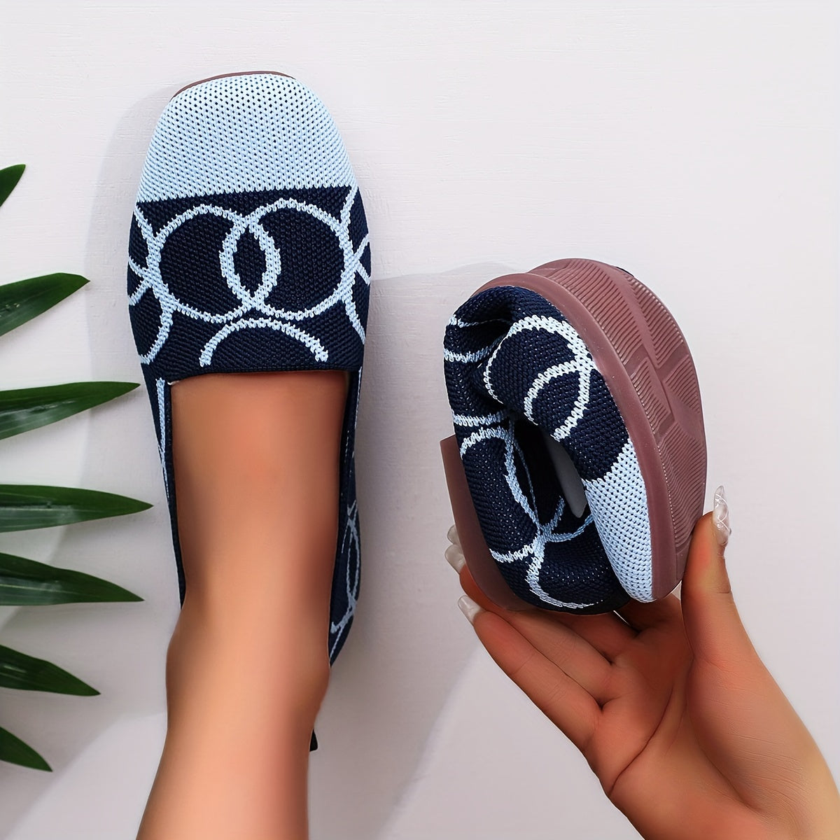 Women's Geometric Pattern Breathable Knit Slip-On Flat Shoes