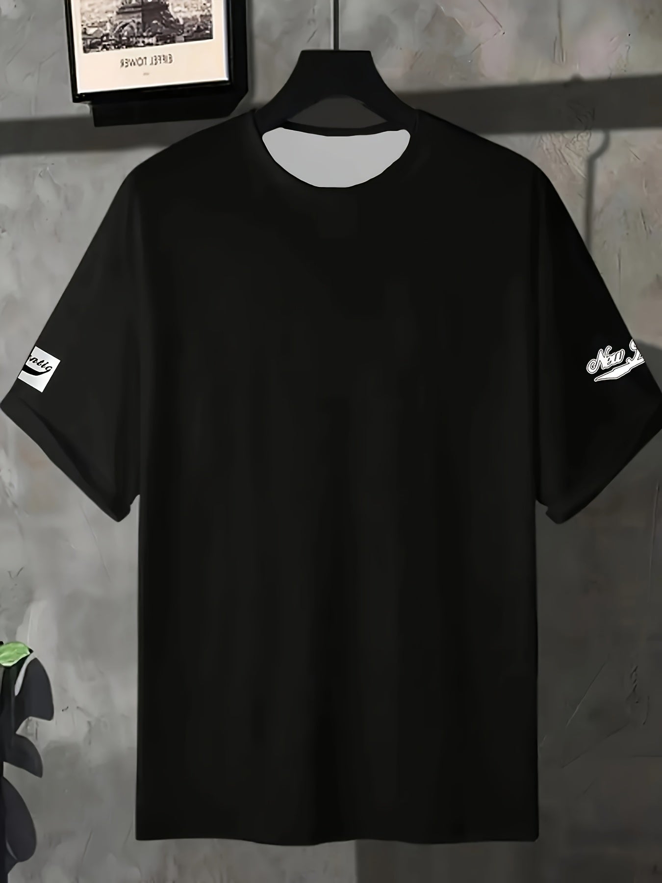 Erkaklar uchun plussiz rangli blokli futbolka, raqamli bosma, nafas oladigan tez quriydigan mato. Ko'cha uslubidagi tasodifiy yumshoq bo'yinli qisqa yengli ko'ylak.