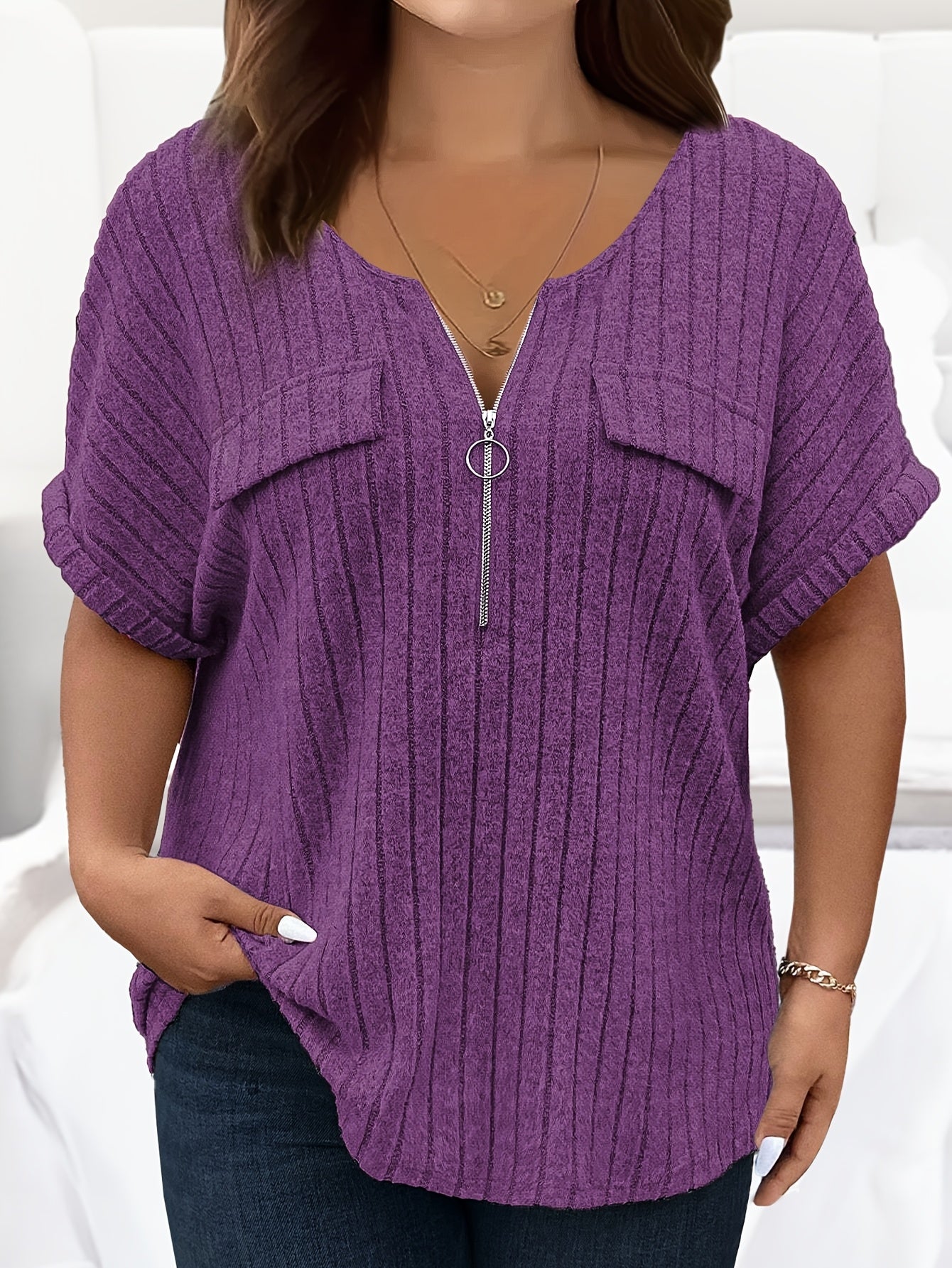 Women’s Plus Size Crew Neck T-Shirt Short Sleeve Zipper Faux Pockets