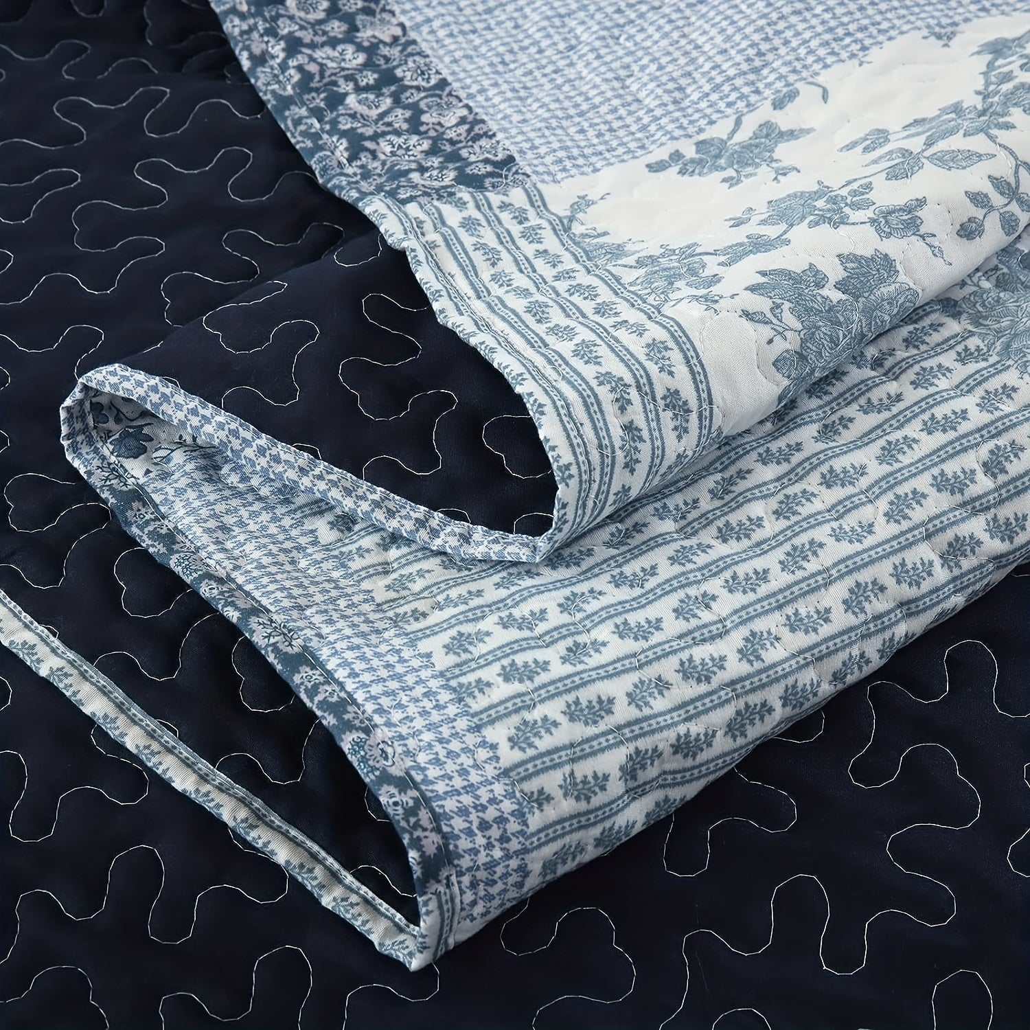 Floral Print 3-Piece Bedspread Set Reversible Polyester Double Bedspread with 2 Pillowcases