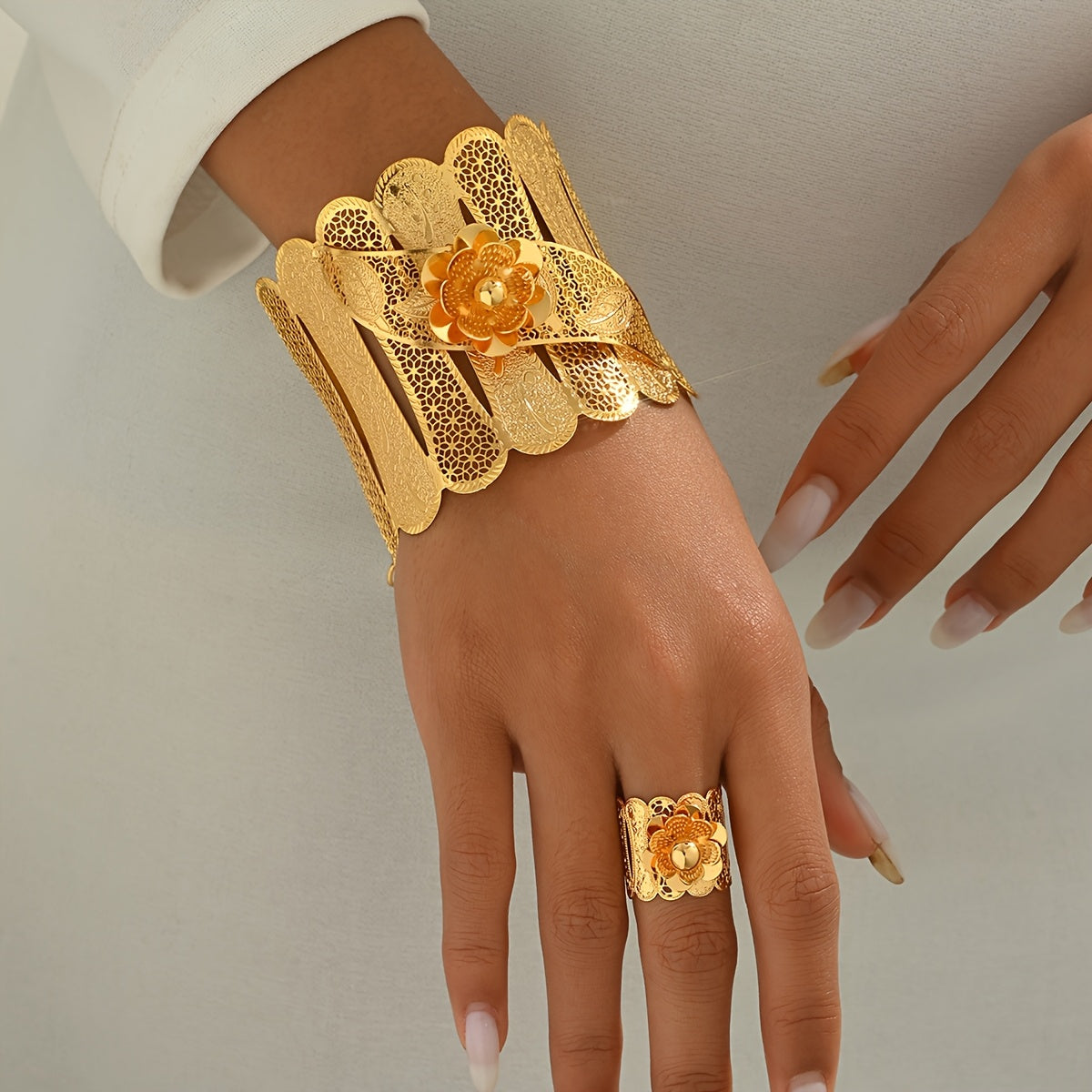 Vintage Floral Jewelry Set for Women Hollow Bracelet and Adjustable Ring Elegant All-Season Wedding and Daily Wear