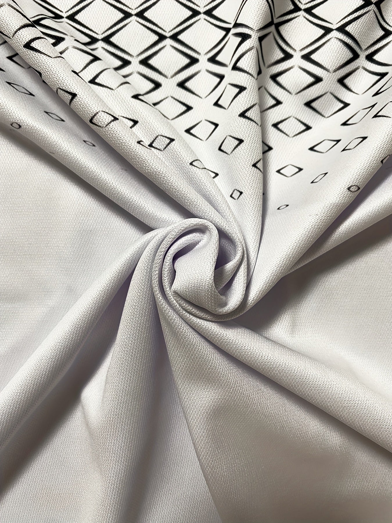 Erkaklar uchun plussiz casual golf koftasi, qisqa yengli, retro geometrik plitka printi, engil va qulay.