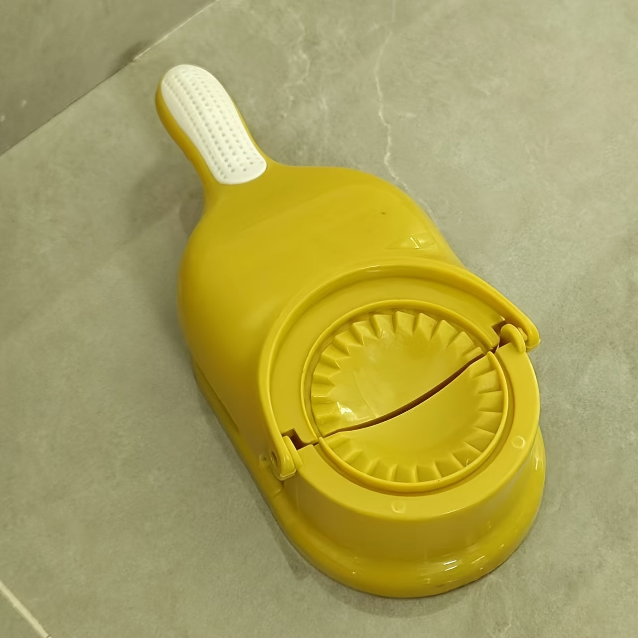 Plastic Manual Dumpling Press Mold for Home Kitchen, Handheld Ravioli Maker