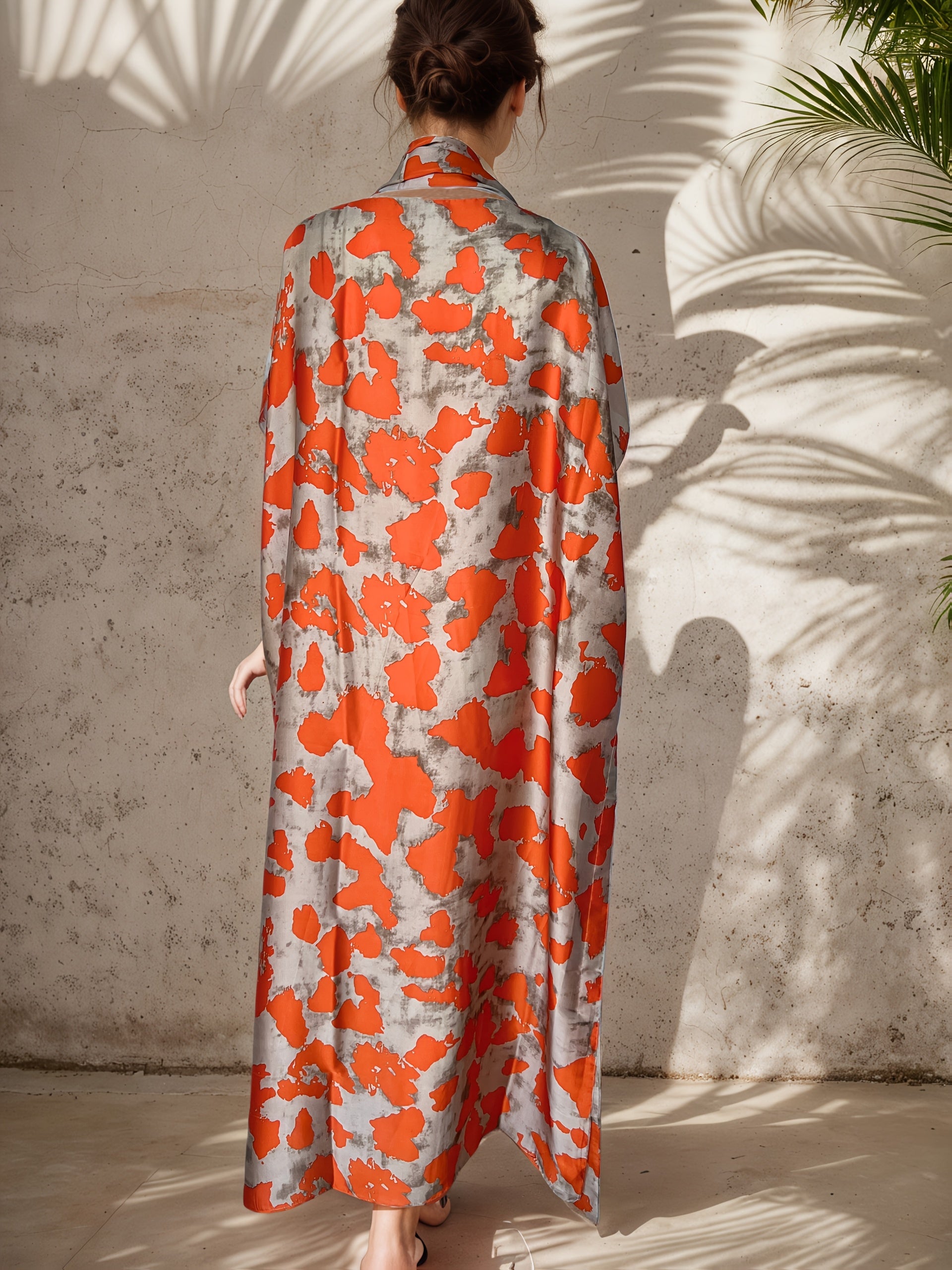 Ayollar uchun katta o'lchamli gullik bosma maxi kiyim va sharf, apelsin rangli nuqta bilan