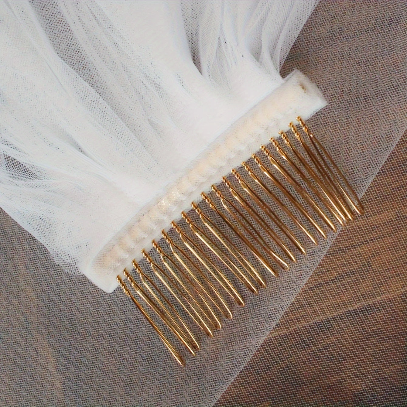 Wedding Veil with Soluble Flower Embroidery and Gold Hair Comb for Bridal Photography