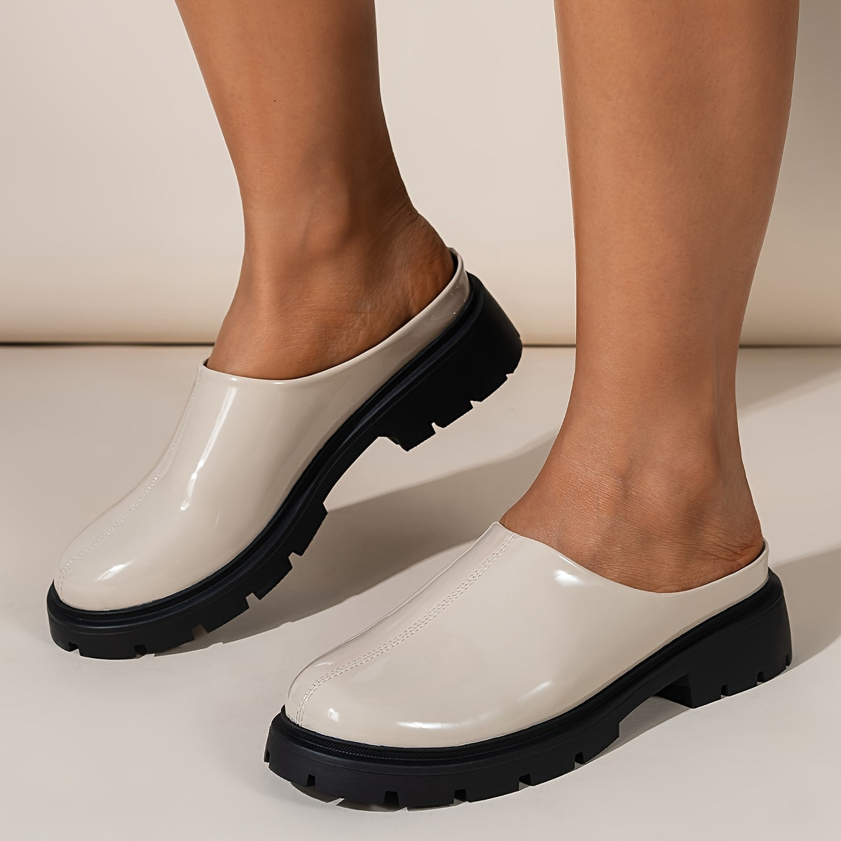 Ayollar uchun bir rangli slayd sandalki, kundalik yopiq barmoqli, yozgi oyoq kiyimlari