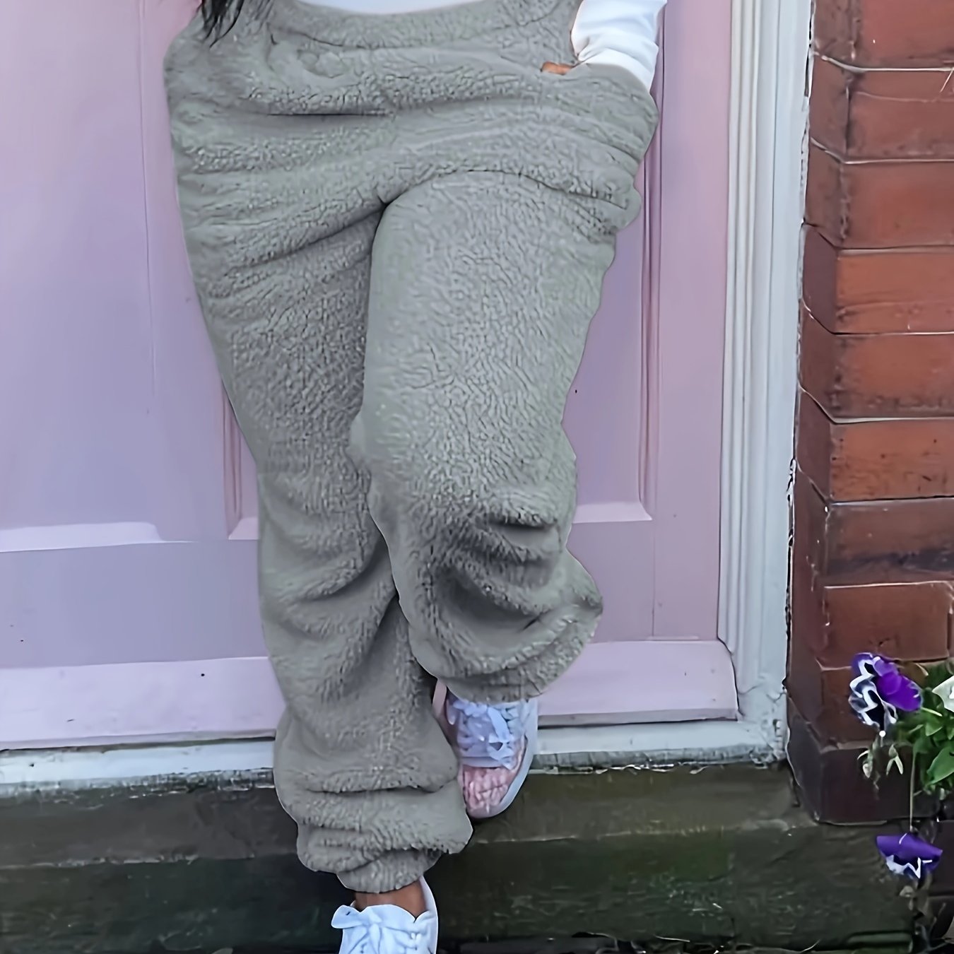 Ayollar uchun dam olish va uyqu kiyimlari uchun yumshoq, elastik belbog'li qulay lounge shimlar.