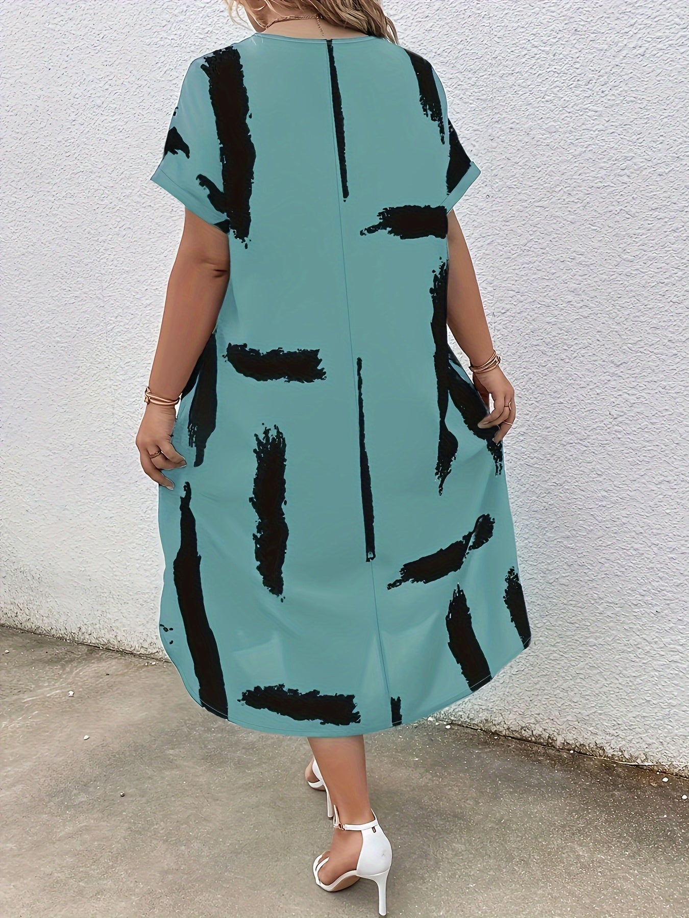 Plus Size V-Neck Brush Print Dress for Women Summer Polyester Fitted