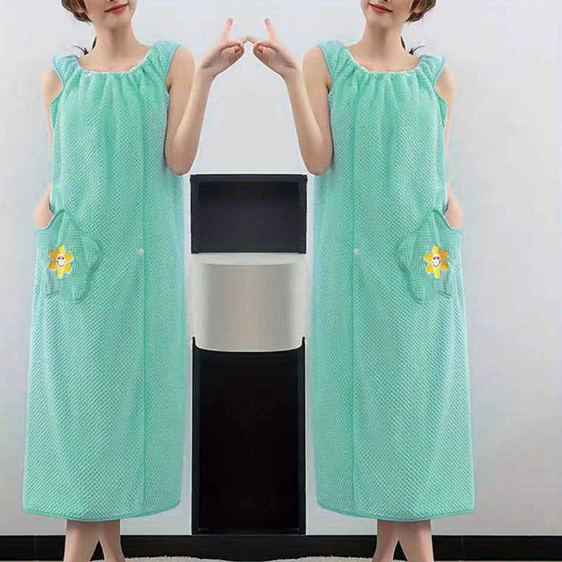 Hashamatli koral fliys ayollar uchun hammom sochiq koftasi, qo'shimcha uzun, ultra-sorbent, yelkasiz va gullar bilan cho'ntakli. Uyda foydalanish uchun mukammal, ko'k yoki yashil rangda.