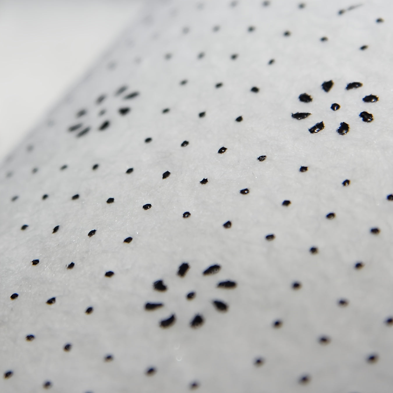 Toʻgʻri burchakli faux moʻri shaggy gilam mato, yopishqoq bo'lmagan orqa qismi bilan, yumshoq plyus, bo'yoq bilan bo'yalgan bir rangli