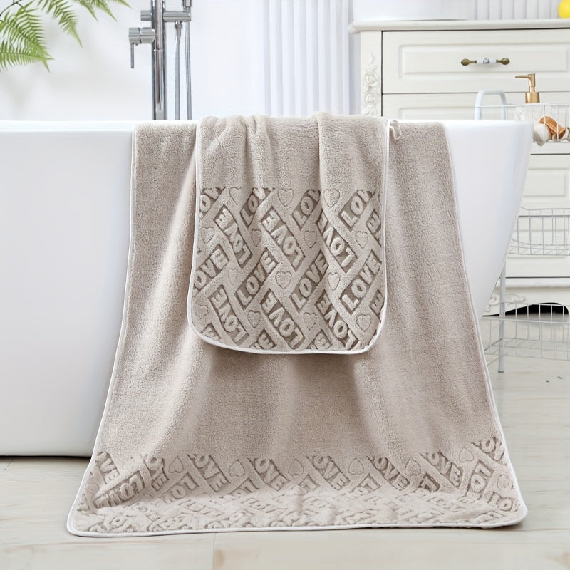 "Love Textured Bath Linen Set" qalin so‘ruvchi yuz sochiq va yumshoq dush sochiqni o‘z ichiga oladi. To‘plam 1 ta hammom sochiq va 1 ta qo‘l sochiqdan iborat bo‘lib, hammom yoki uyda foydalanish uchun mukammaldir.