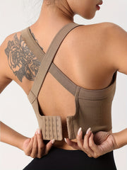 Спортивный бюстгальтер однотонного цвета с халтером и перекрестным дизайном, идеально подходит для горячей йоги и фитнеса.