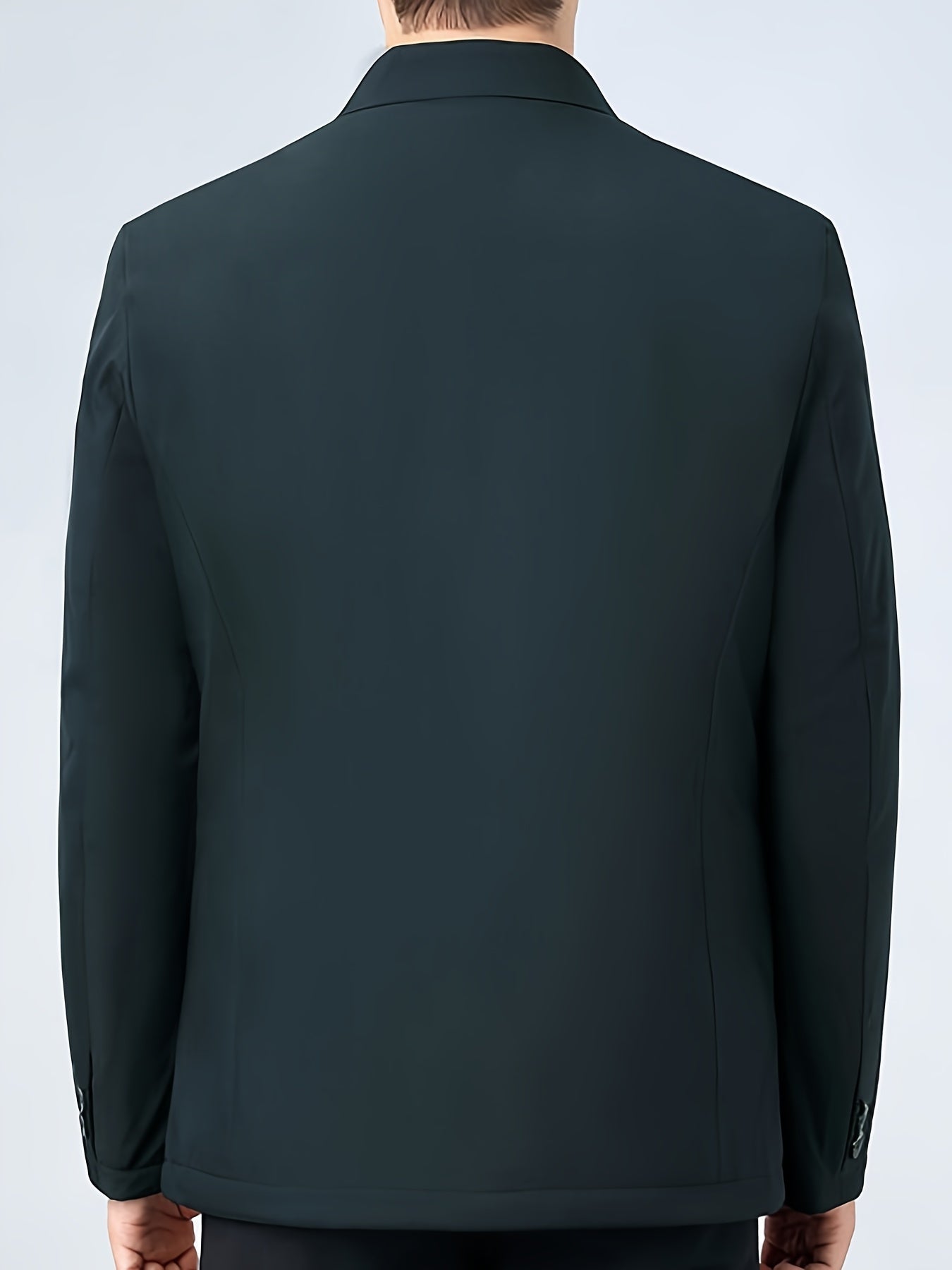 Erkaklar uchun premium qattiq rangli kuz/qish palto, issiqlik uchun qalinlashtirilgan polyesterdan tayyorlangan, lapel yaka, oddiy kesim va to'liq astarlangan, qari erkaklar uchun.