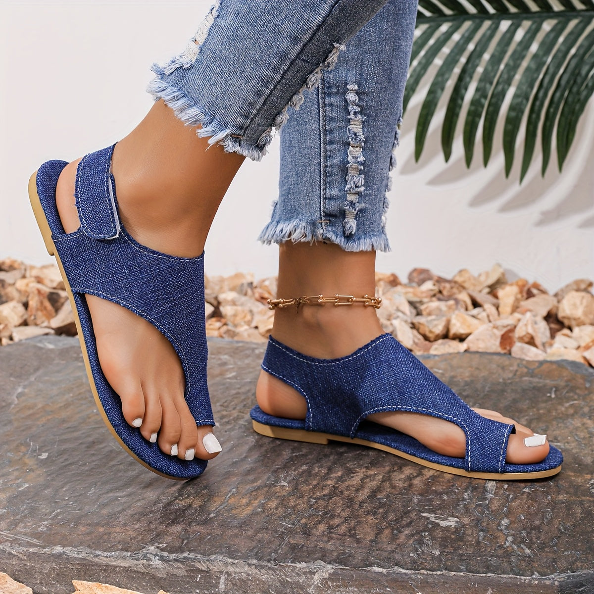 Women Bohemian Sunflower Print Flip Flops Flat Sandals with Adjustable Closure