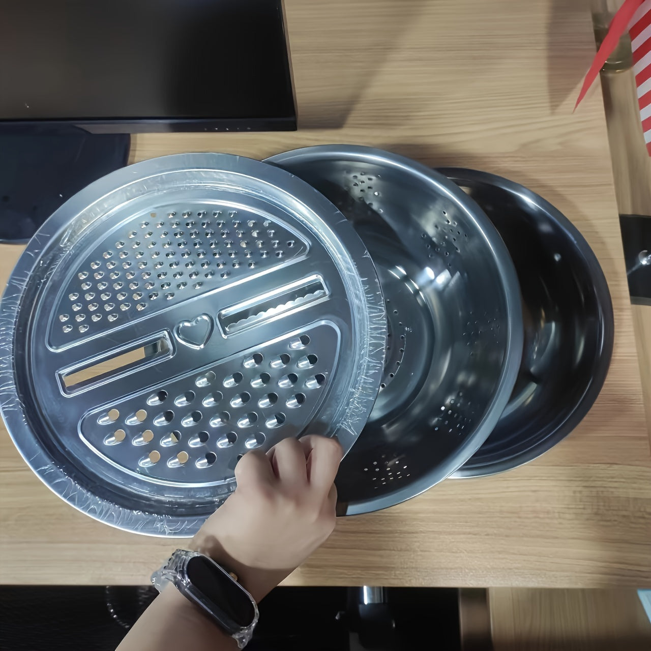 3-Piece Stainless Steel Kitchen Utensil Set with Grater Strainer and Mixing Bowl