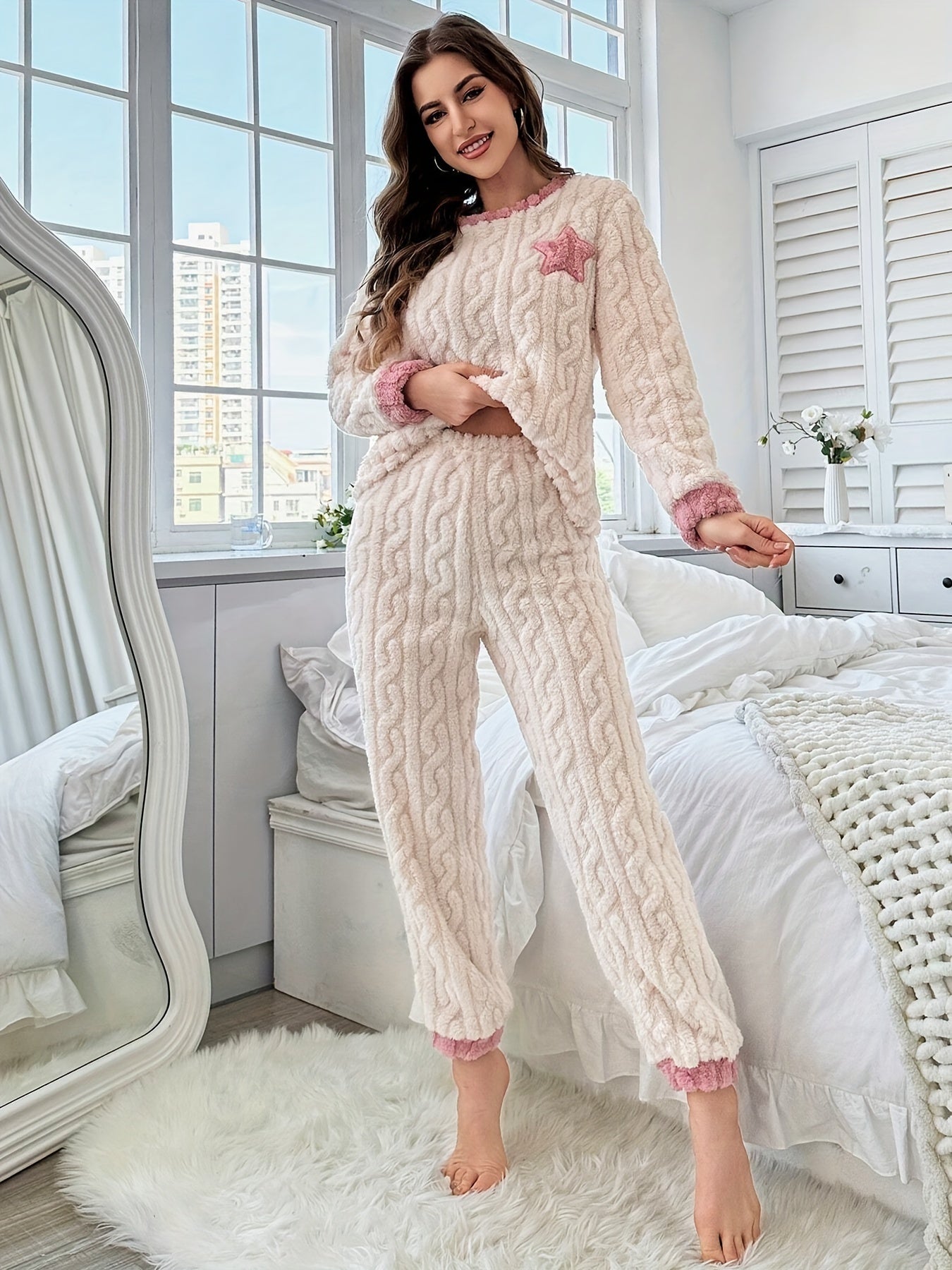Women's Fleece Pajama Set with Star Pattern Long Sleeve Crew Neck Winter Lounge Sleepwear