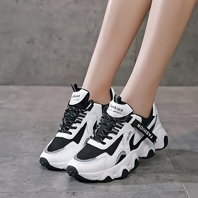 Zapatillas de malla con bloques de color para mujer con plataforma de suela suave y diseño transpirable de caña baja