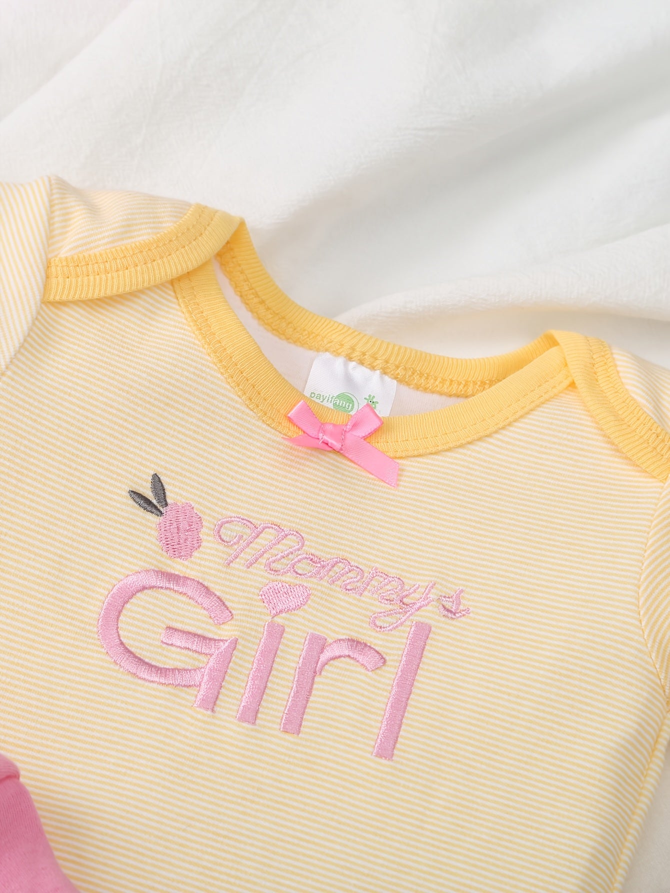 Conjunto de 5 bodies de algodón para bebé niña con petos de manga corta con bordado y patrón floral