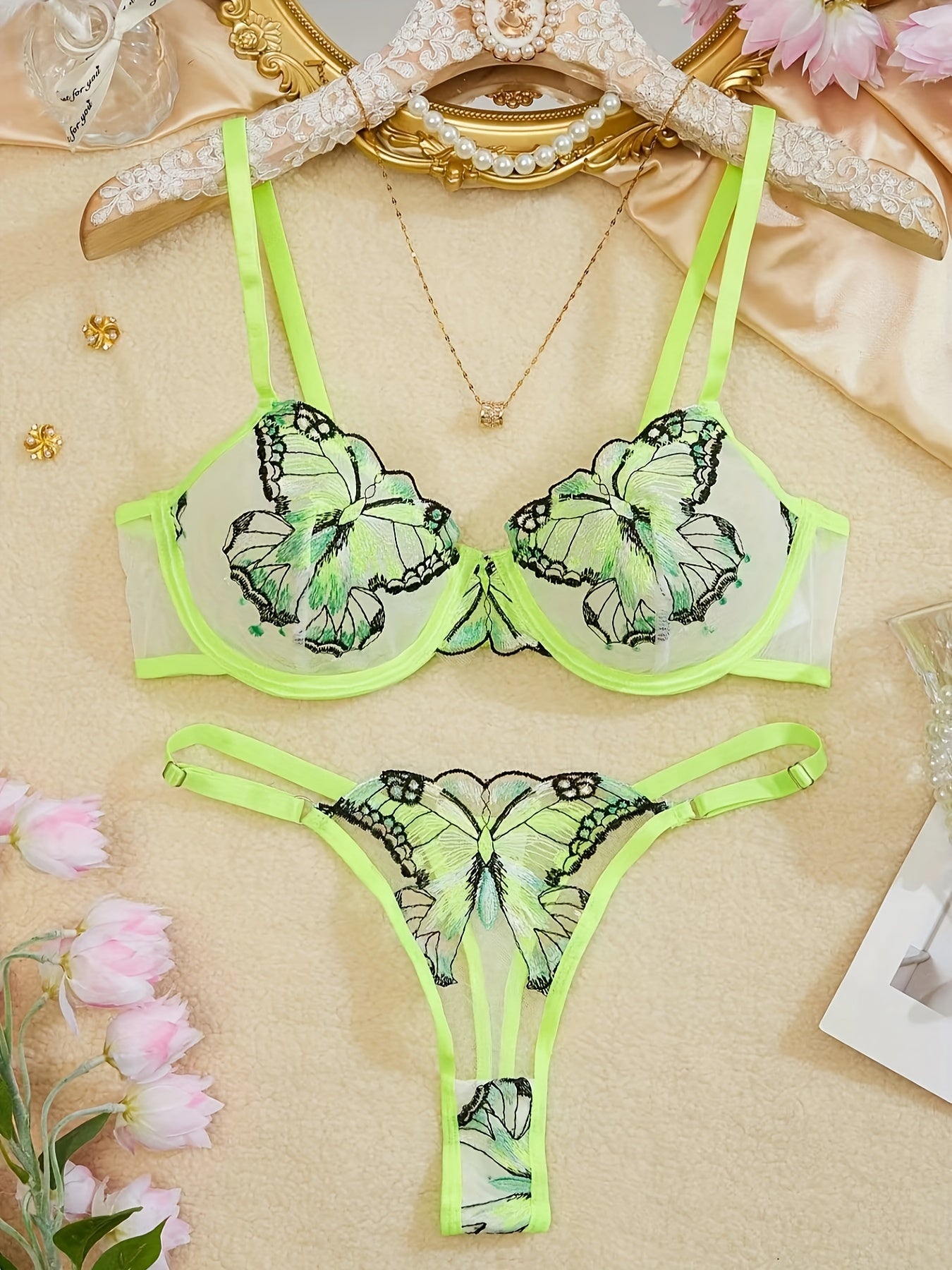 Lingerie Set Three-Point Lace with Contrast Color Details Bra and Thong for Women