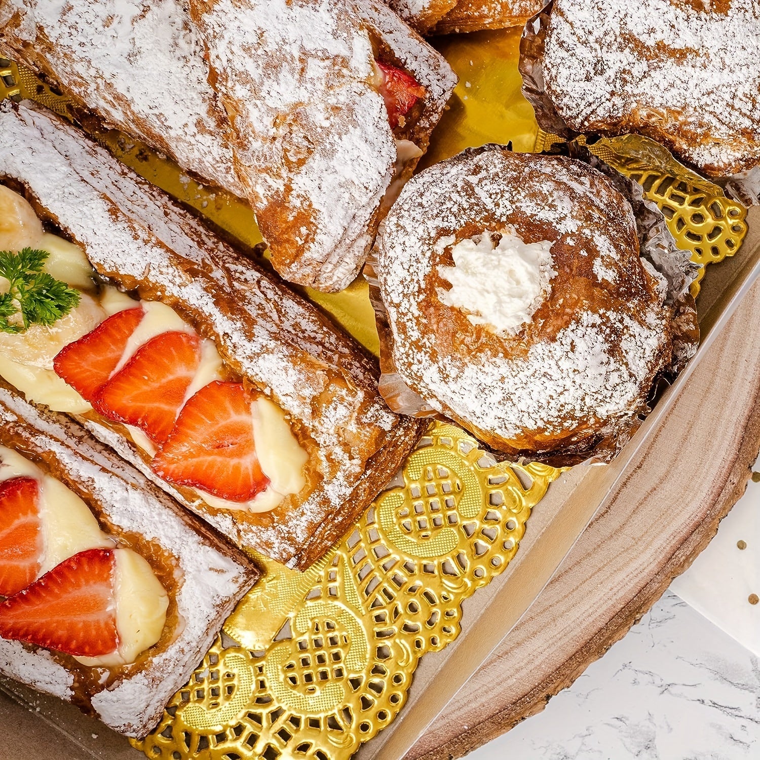 Paquete de 100 manteles individuales rectangulares de papel dorado para postres y fiestas