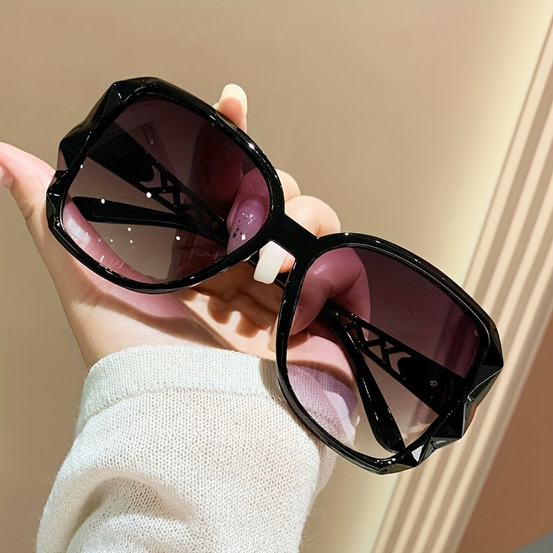 Women's Summer Sun Shades Large Oval Plastic Frame Glitter Jelly Fashion Glasses for Driving Beach