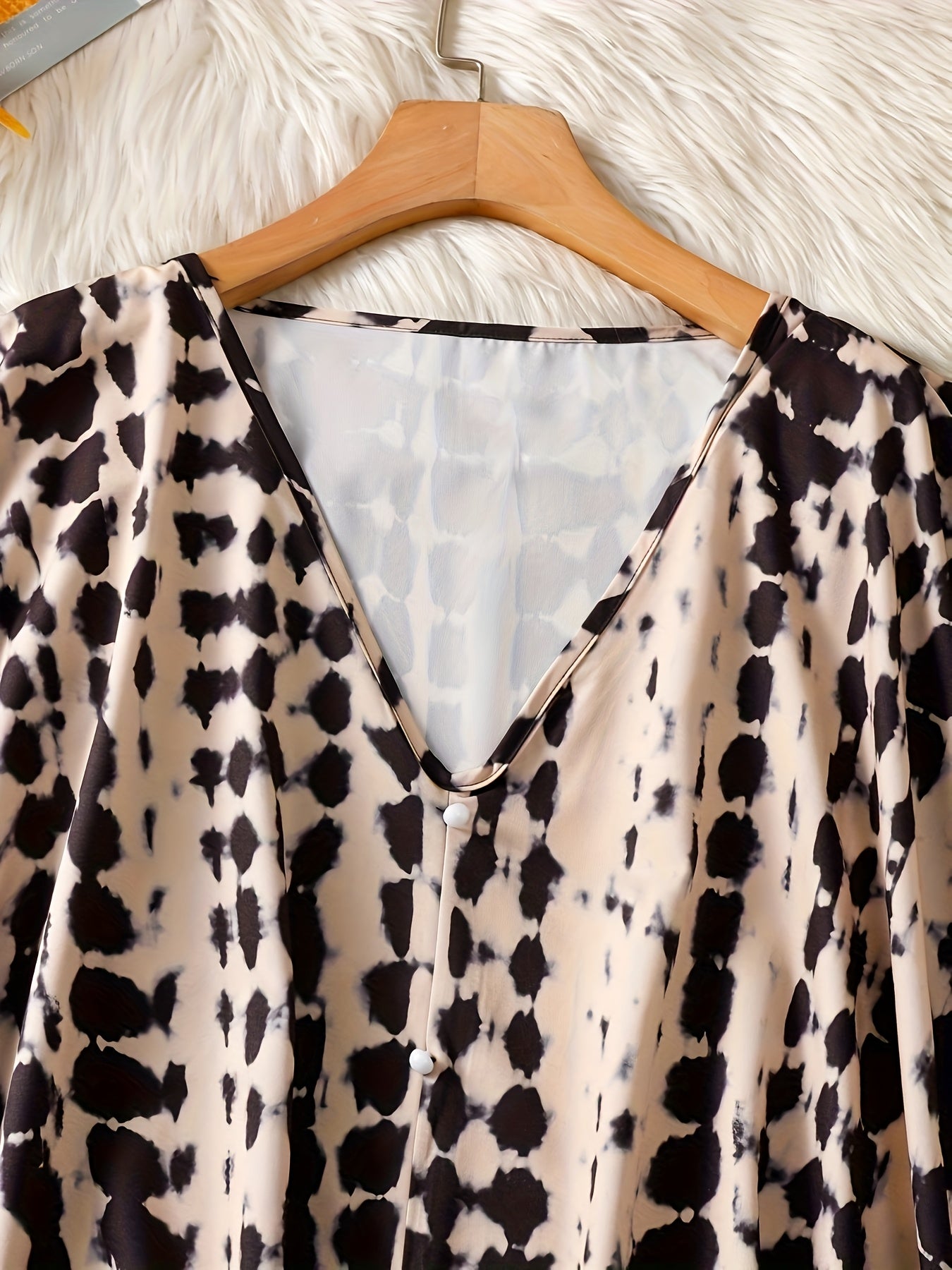 Women Plus Size V-Neck Casual Blouse Non-Stretch Fabric All Seasons