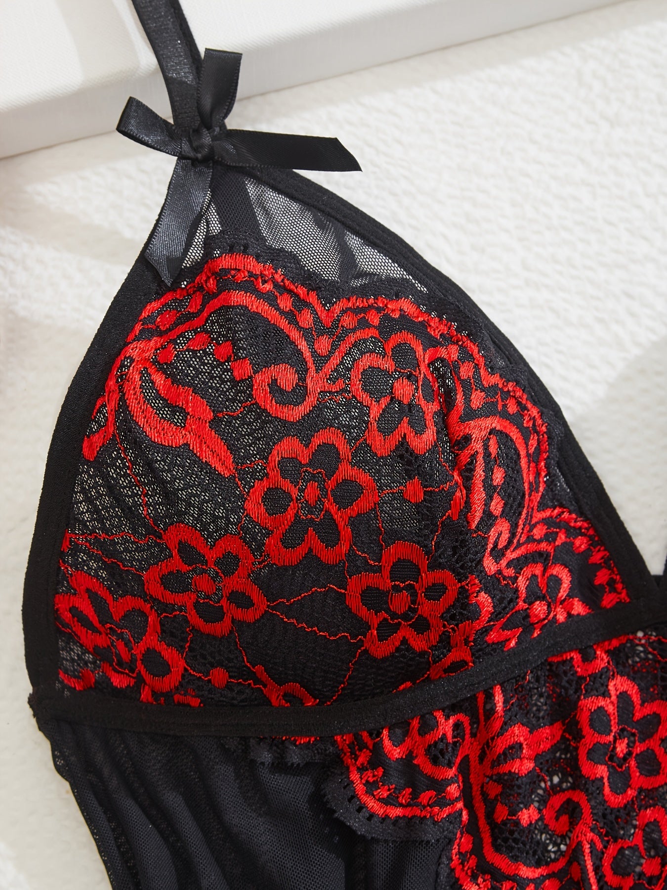 Conjunto de lencería de malla bordada con flores y talla grande para mujer, con lazo y tanga