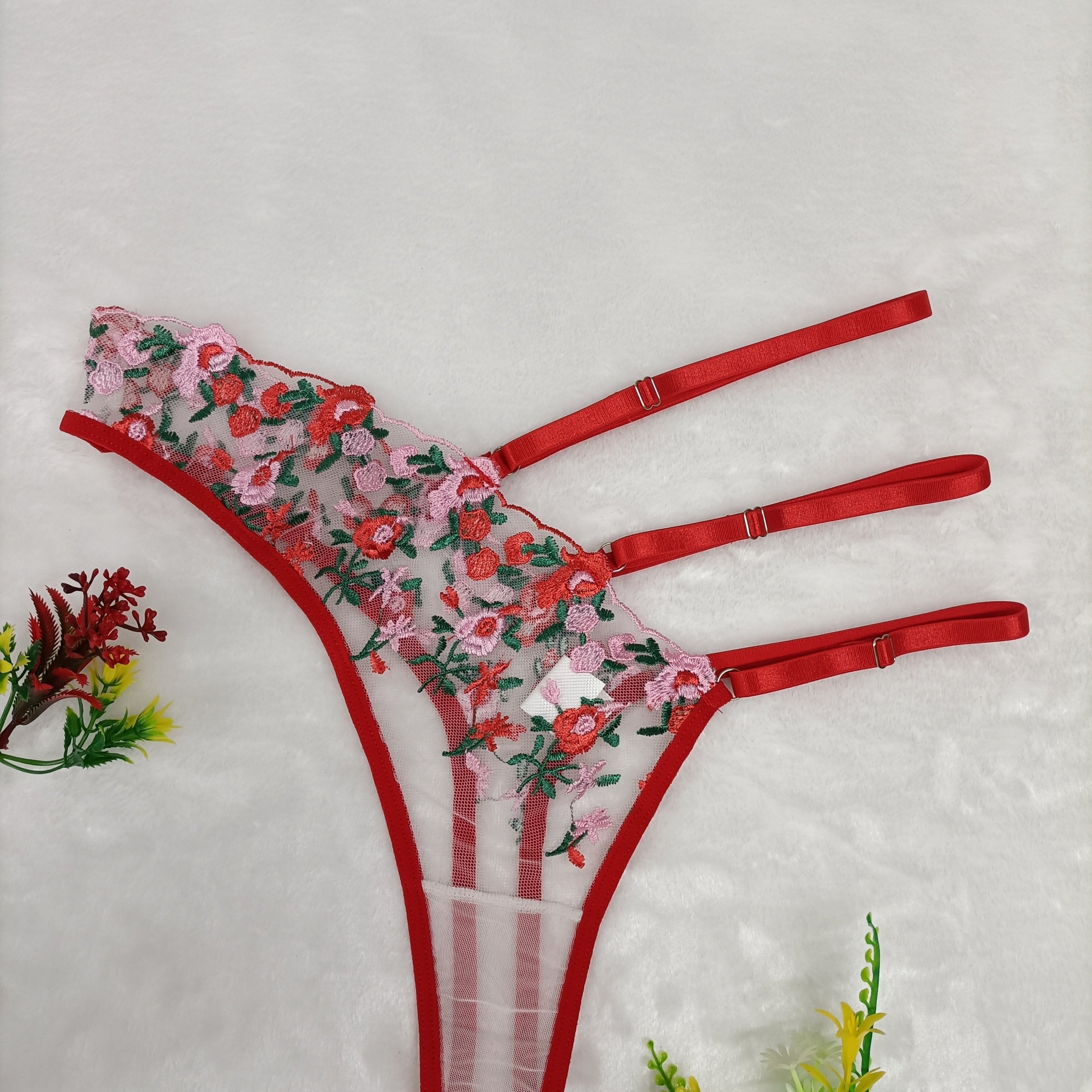 Jozibali dantelli thong ichki kiyim, shaffof to'r va tikuvli tafsilotlar bilan, kattalar uchun intim kiyim uchun 95% polyester va 5% elastan to'qilgan matodan tayyorlangan.