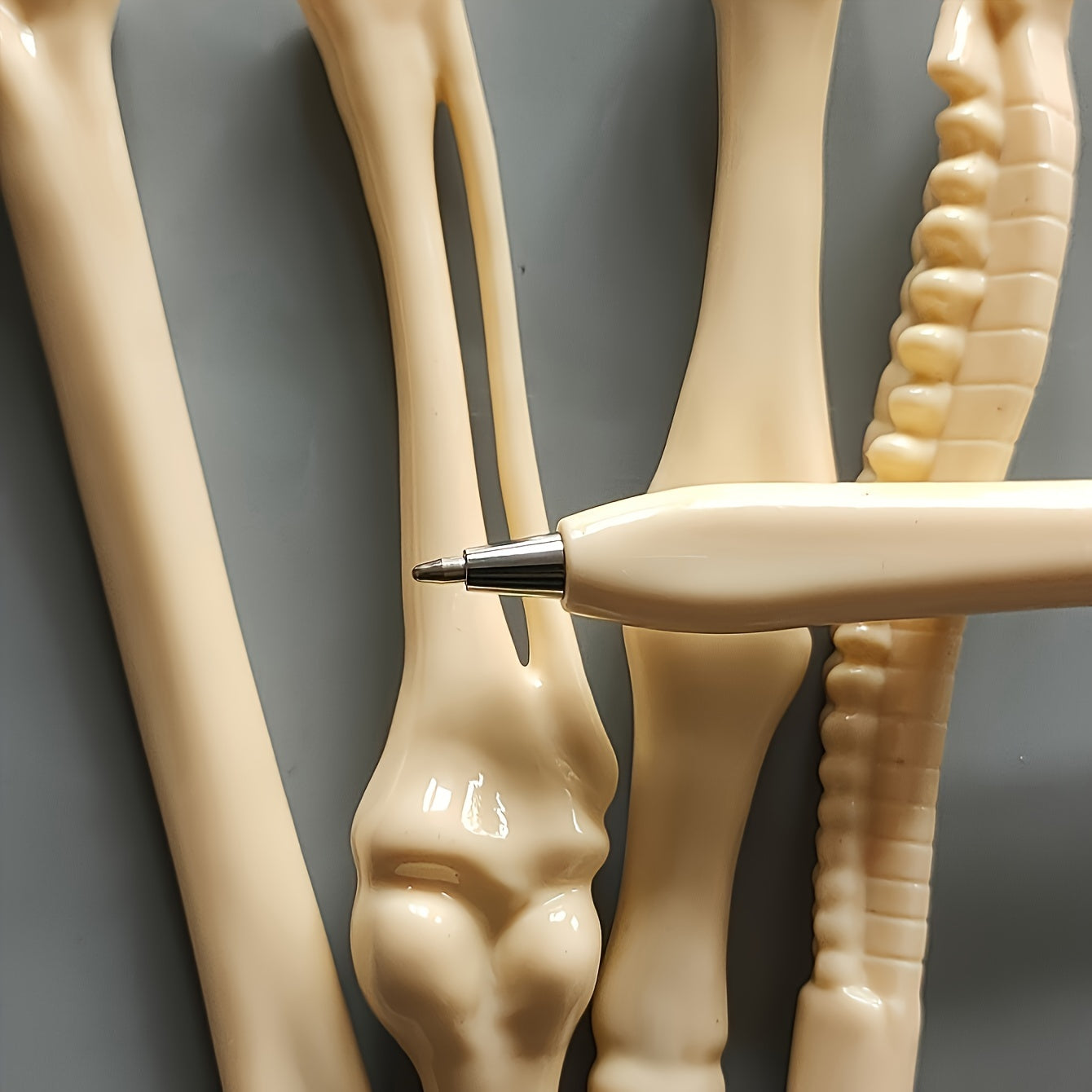 Set de 5 bolígrafos de plástico con forma de hueso, retractiles, ergonómicos, para oficina, regalo