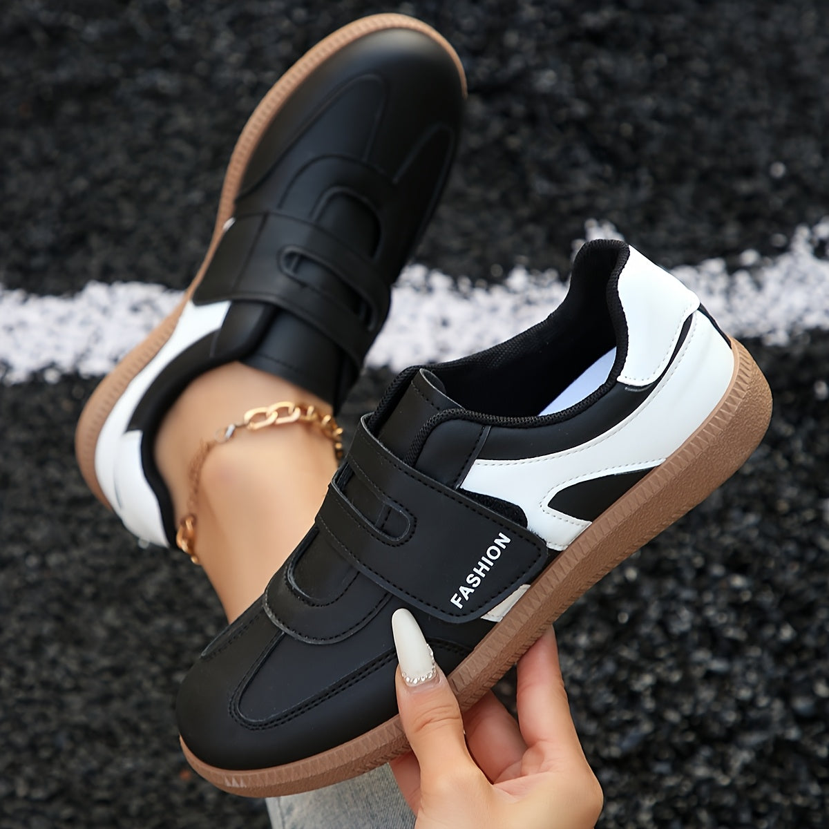 Women's Casual Flat Sneakers Colorblock Black White Spring Autumn Pair