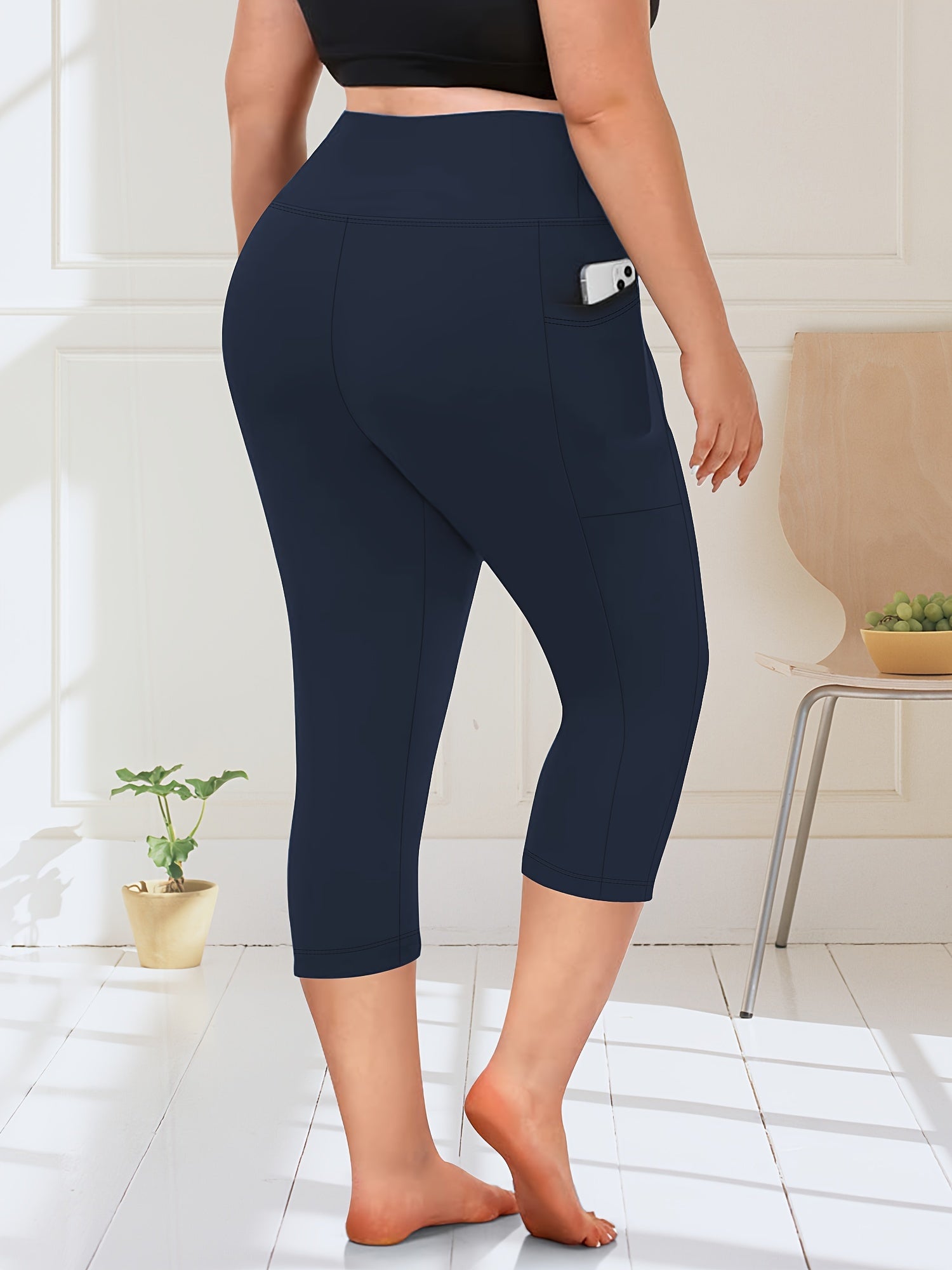 Plus Size High-Waisted Capri Pants Yoga Leggings with Pockets Summer Black