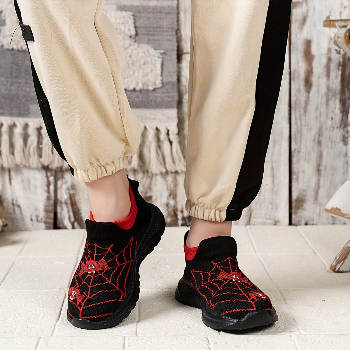 O'g'il va qizlar uchun to'rg'ay mavzusidagi slip-on krossovkalar - nafas oladigan, sirpanmaydigan, yoshlar uchun qulay tasodifiy poyabzal.