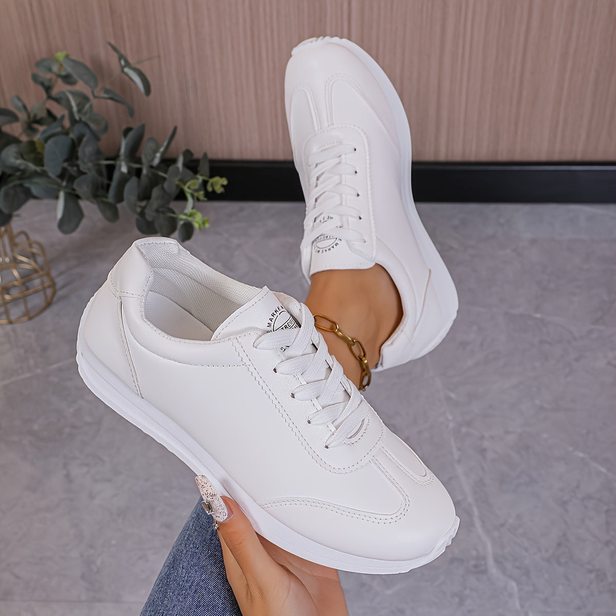 Women's White Low-Top Sneakers Lightweight Breathable Casual Shoes