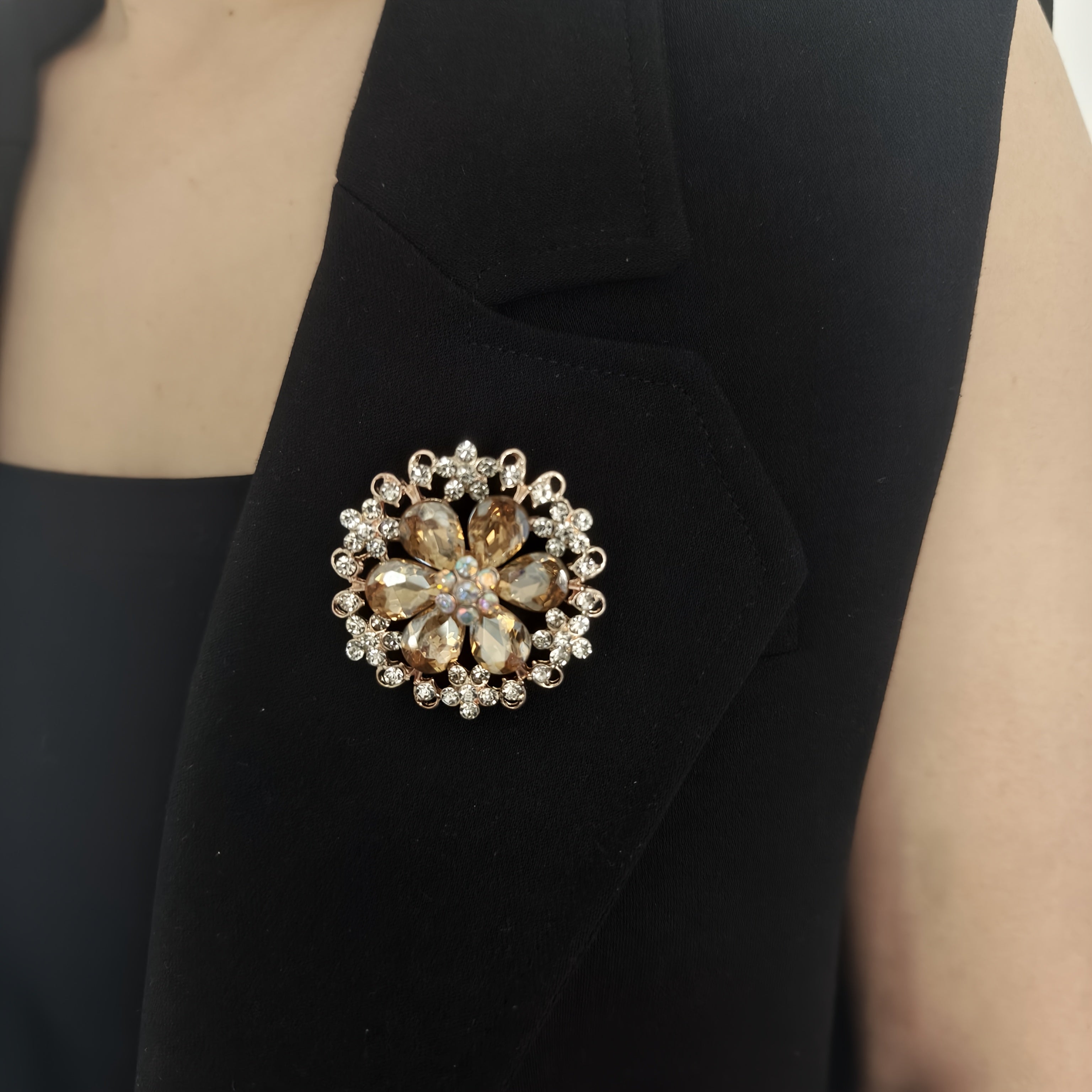 Vintage olti bargli gul brosh, rhinestone bilan bezatilgan alloy zargarlik buyumlari ayollar uchun