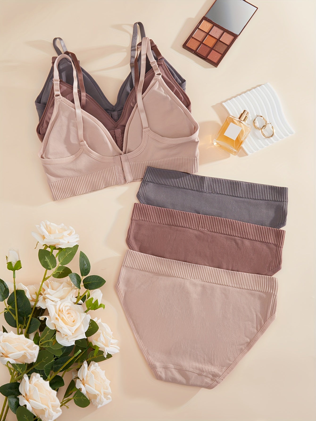 3 комплекта простого однотонного нижнего белья с безкаркасным пуш-ап бюстгальтером