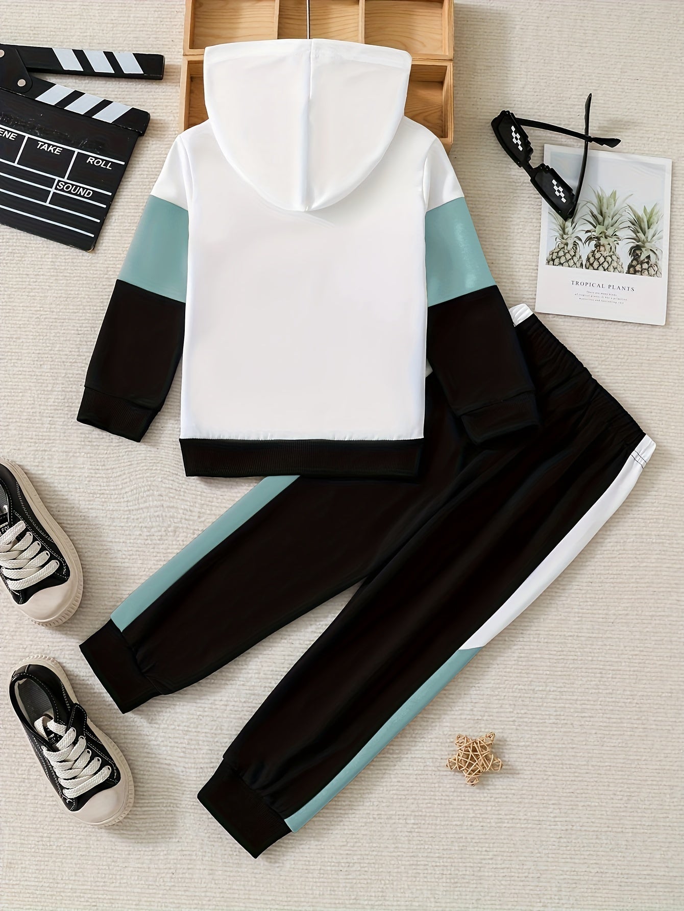 2pcs Boys Hooded Outfit Set with King Print Colorblock Stitching Fall Winter Outdoor Wear