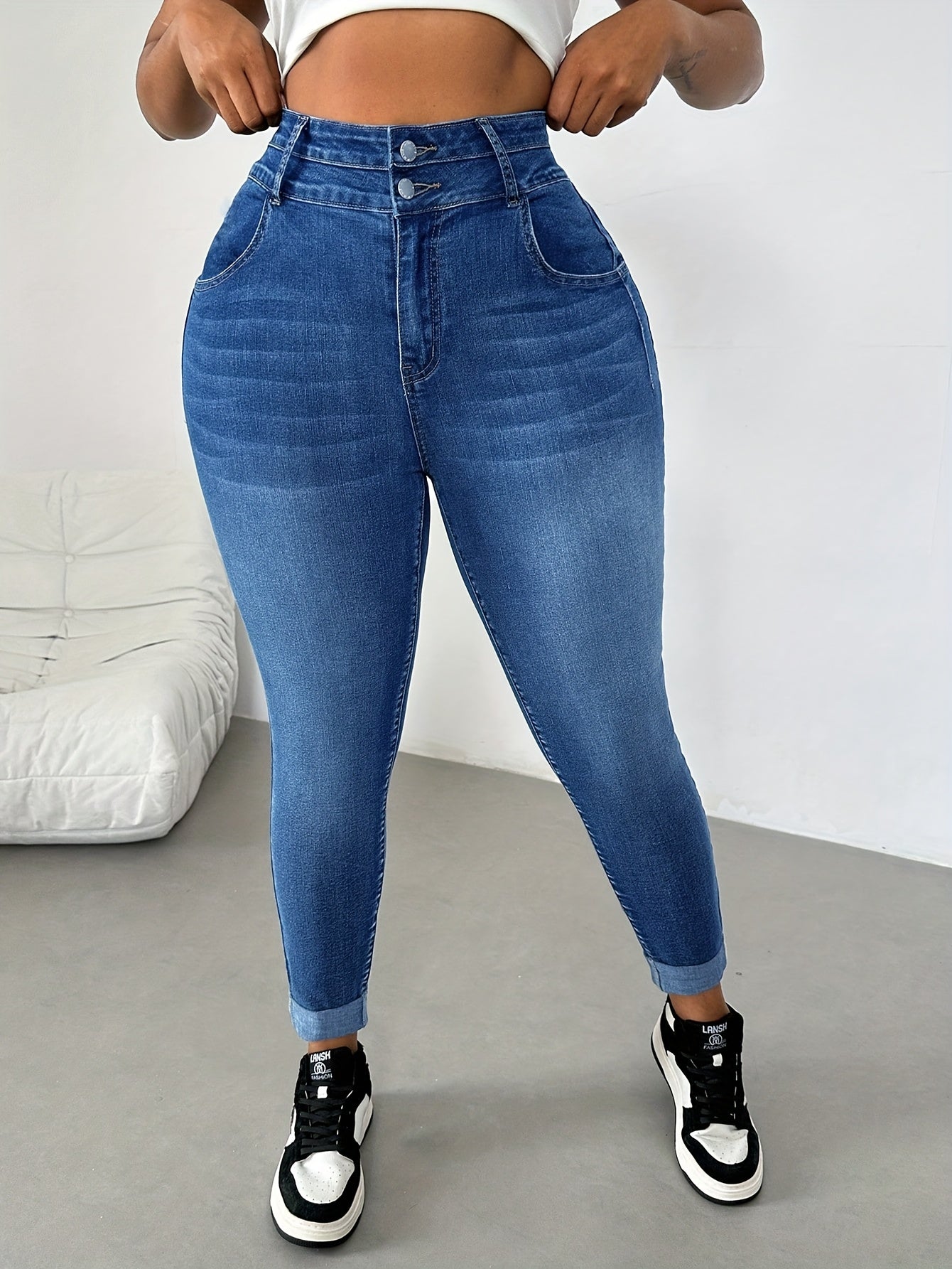 Women's Plus Size High-Waisted Blue Skinny Jeans with Stretchy Fabric