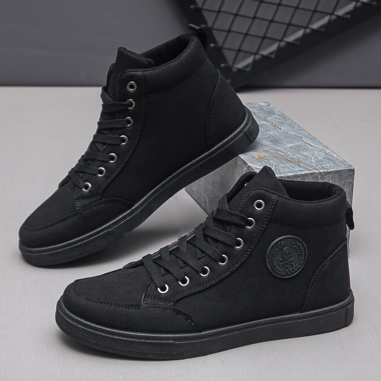 Men's Casual Sneakers Breathable Lace-Up Non-Slip PVC Sole Low Top