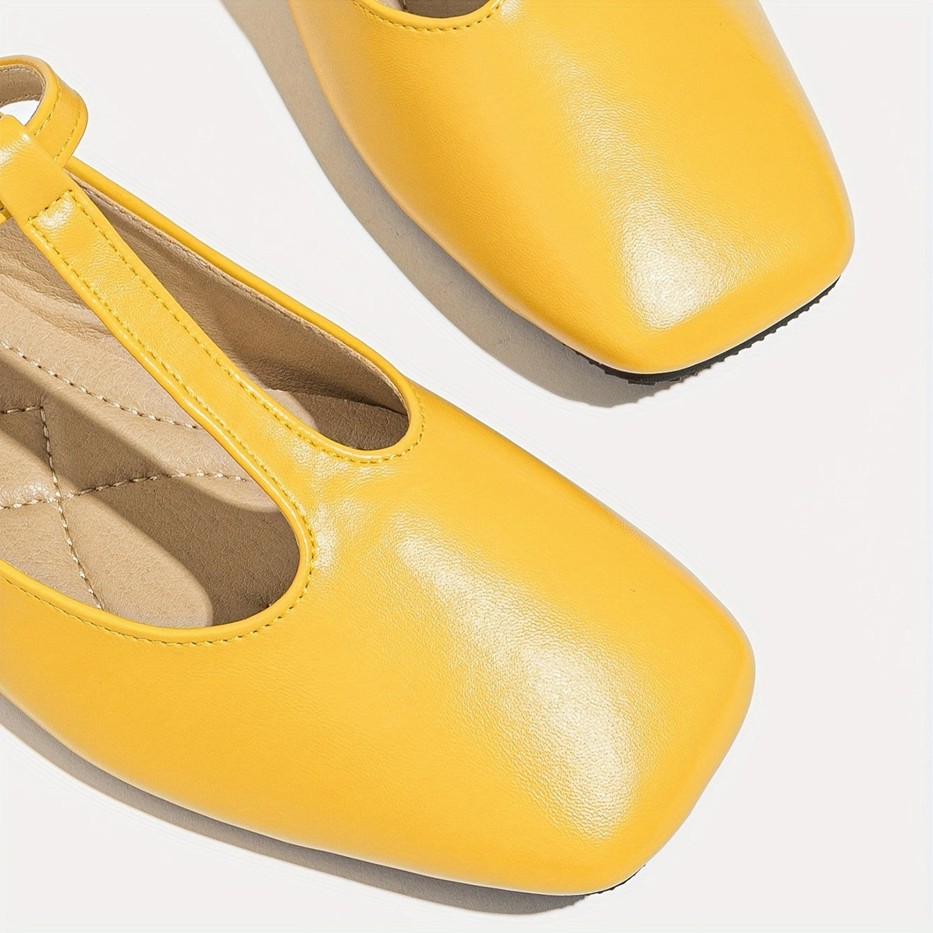 Zapatos casuales de mujer en negro con pala en T y punta cuadrada