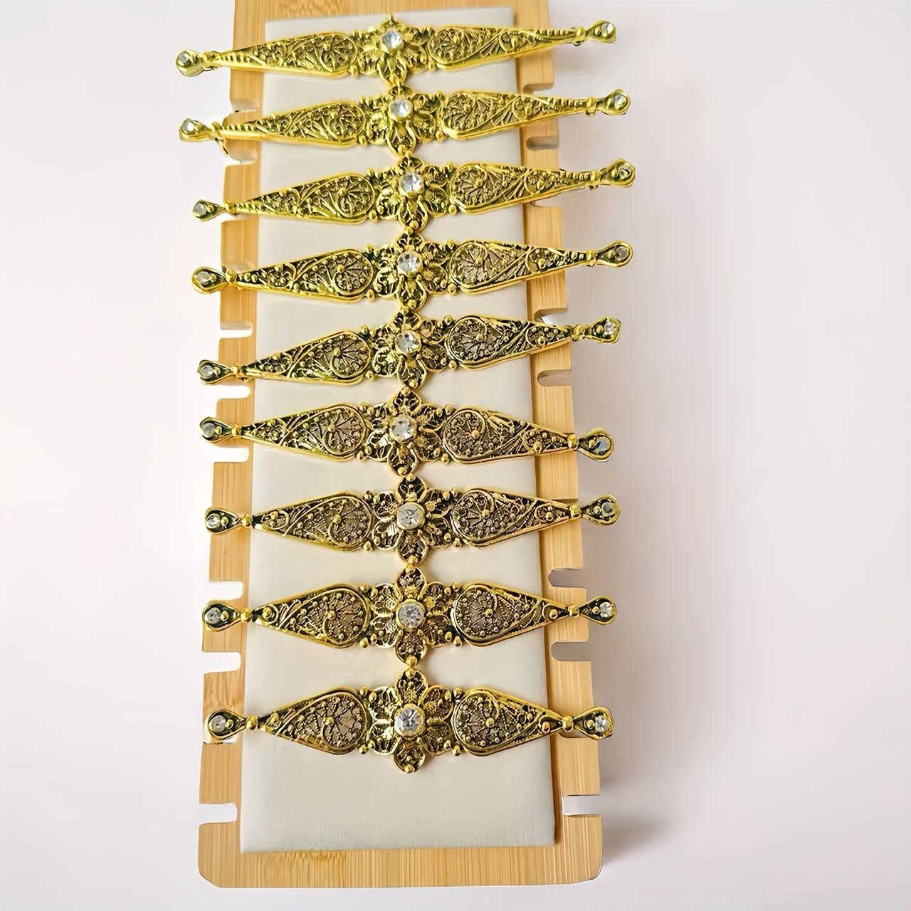 Nueve broches de filigrana de oro con diamantes para accesorios de joyería para mujeres