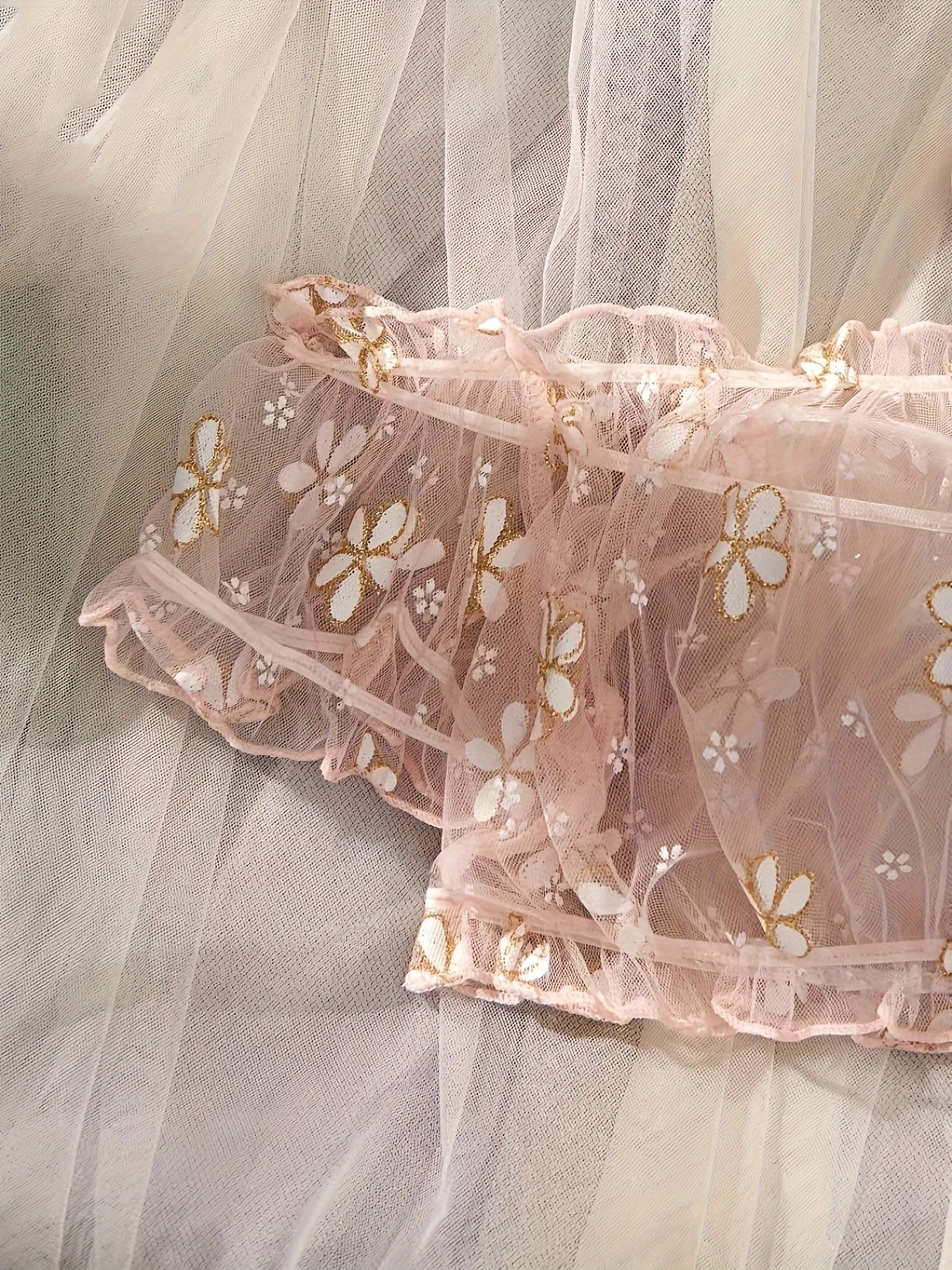 Ayollar uchun jozibali ichki kiyim