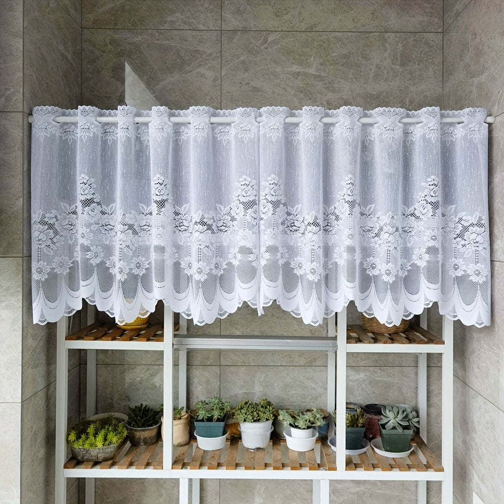 Oq gullar bilan tikilgan dantel parda, rod pocket bilan, oshxona yoki hammom uchun tulle qisqa valans. Kichik derazalar va shkaf qoplamalari uchun mukammal, bu changdan himoyalovchi yarim parda uy dekoringizga nafislik qo'shadi.