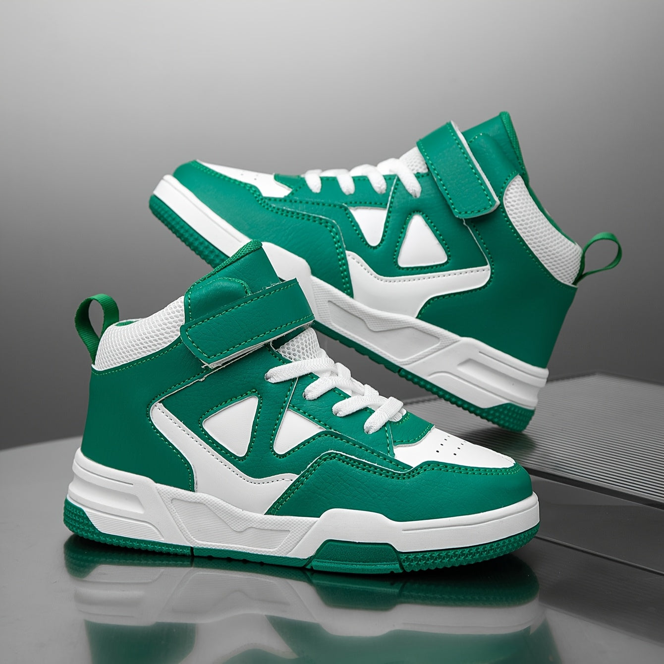 Zapatillas altas para niños con bloques de colores geométricos, cierre de velcro y parte superior de PU duradera