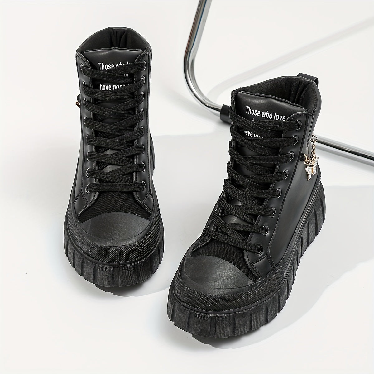 Ayollar uchun Chunky Platform sneakers yuqori-cho'ntakli, tizzaga qadar bo‘lgan, bog‘lamli, kundalik poyabzal, kapalak charm bilan