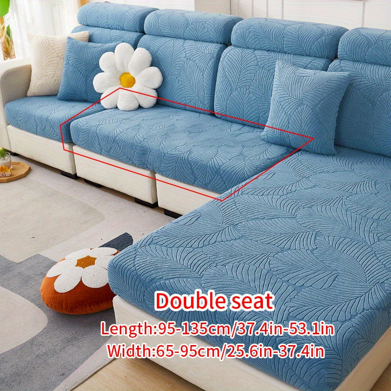 Непромокаемый эластичный чехол для дивана защищает мебель круглый год в любой комнате.