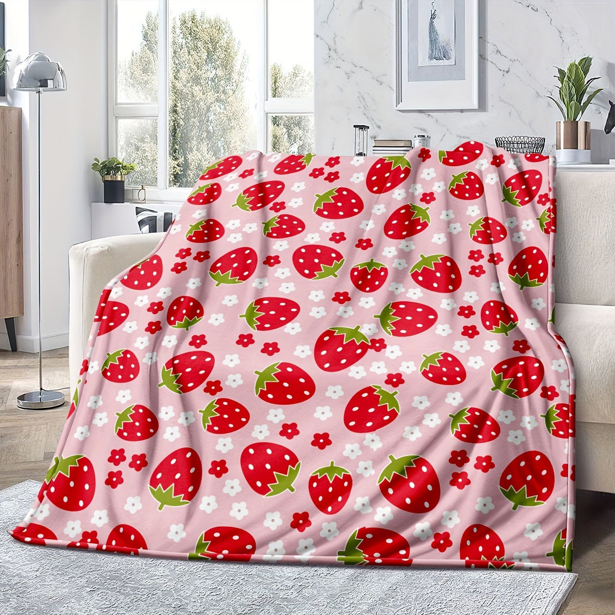 Pink Strawberry Print Flannel Throw Blanket for Bed Sofa All Seasons