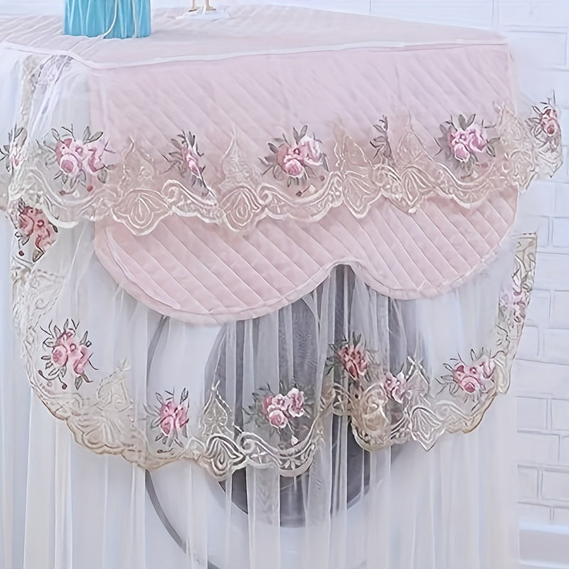 Gul naqshli va qirrali trim bilan bezatilgan pushti va oq dantel kir yuvish mashinasi qopqog'i, yon tomondan ochiladigan modellarga mos kelish, chang va quyoshdan himoya qilishni ta'minlaydi. Polyester matodan tayyorlangan.